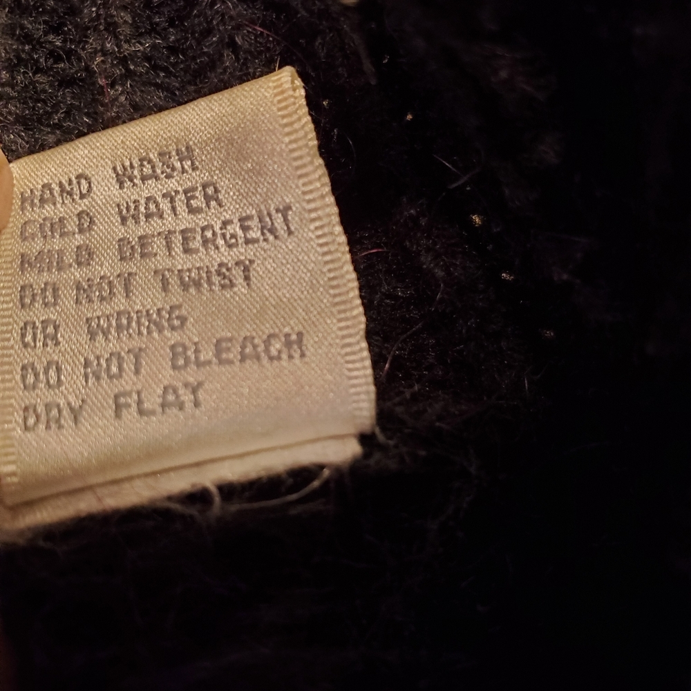 Sweater - Picture 5 of 7